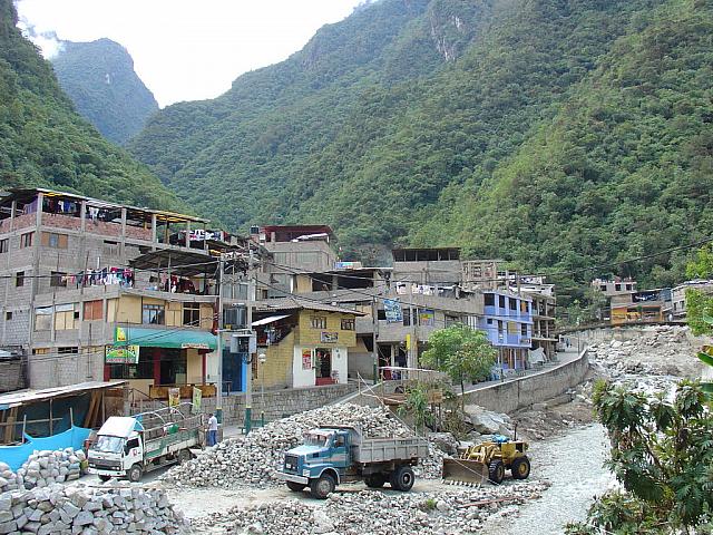 DSC01251 town of Aguas Calientes