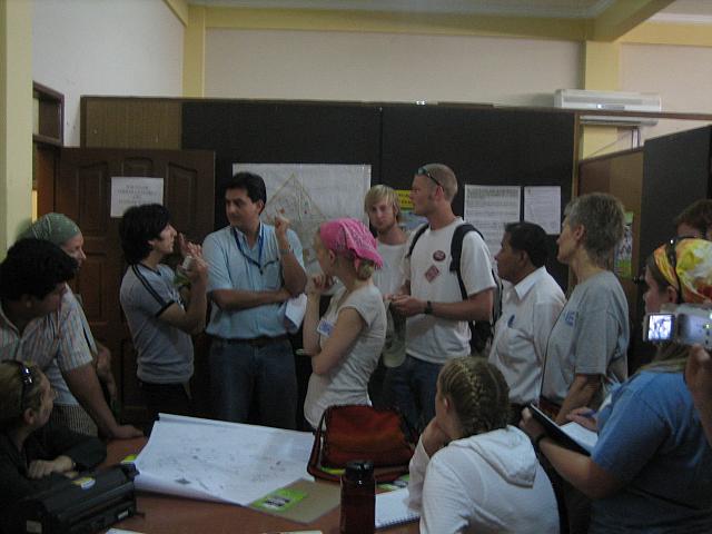 07-22-08 012 Meeting with the engineers
