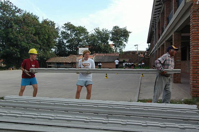Karina 07 29 2008 009 Megan Bryna and Don Ari lifting a ceil