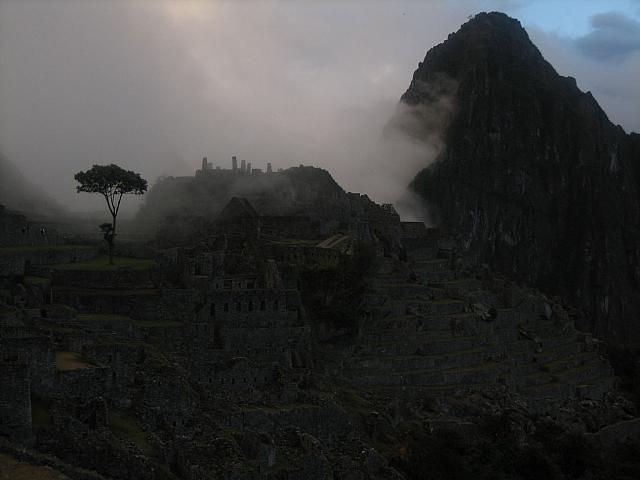 Machu Picchu 006 fog