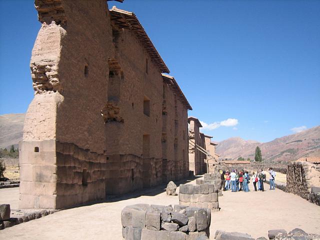 Bus to Puno 010 leftover wall