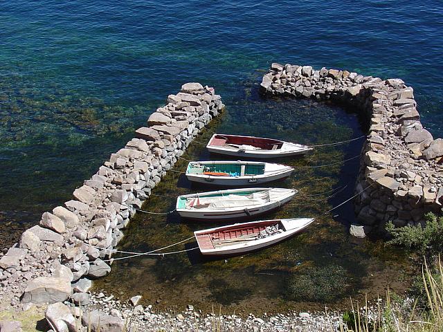 DSC01393 harbor on island