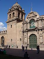 DSC01121 cathedral off of main square