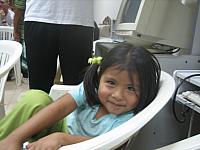 07-22-08 062 The cute girl who played high five with Megan a