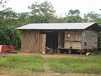 Posada Amazonas 017 bus stop