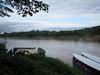 Posada Amazonas 022 loading the kayaks
